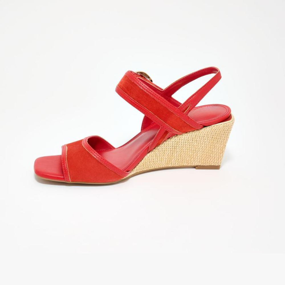 Helcey Suede Espadrille Kilar – The Red Wedge That Owns the Room