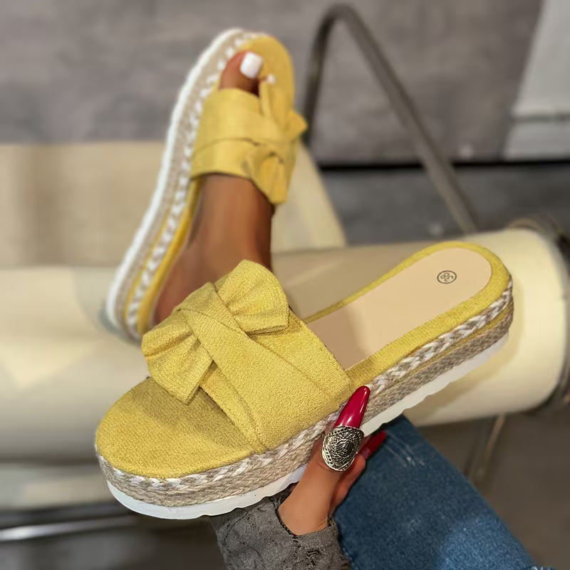 Bowie Bow Plattform Slides – Sandalen That Upgrades Every Summer Outfit Instantly